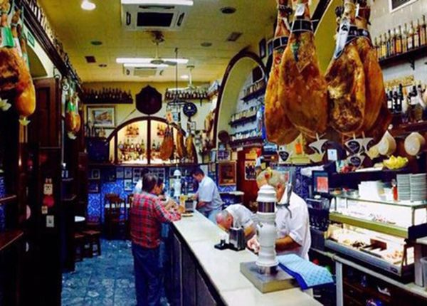 bar-casa-puga-almeria-krU--620x349@abc